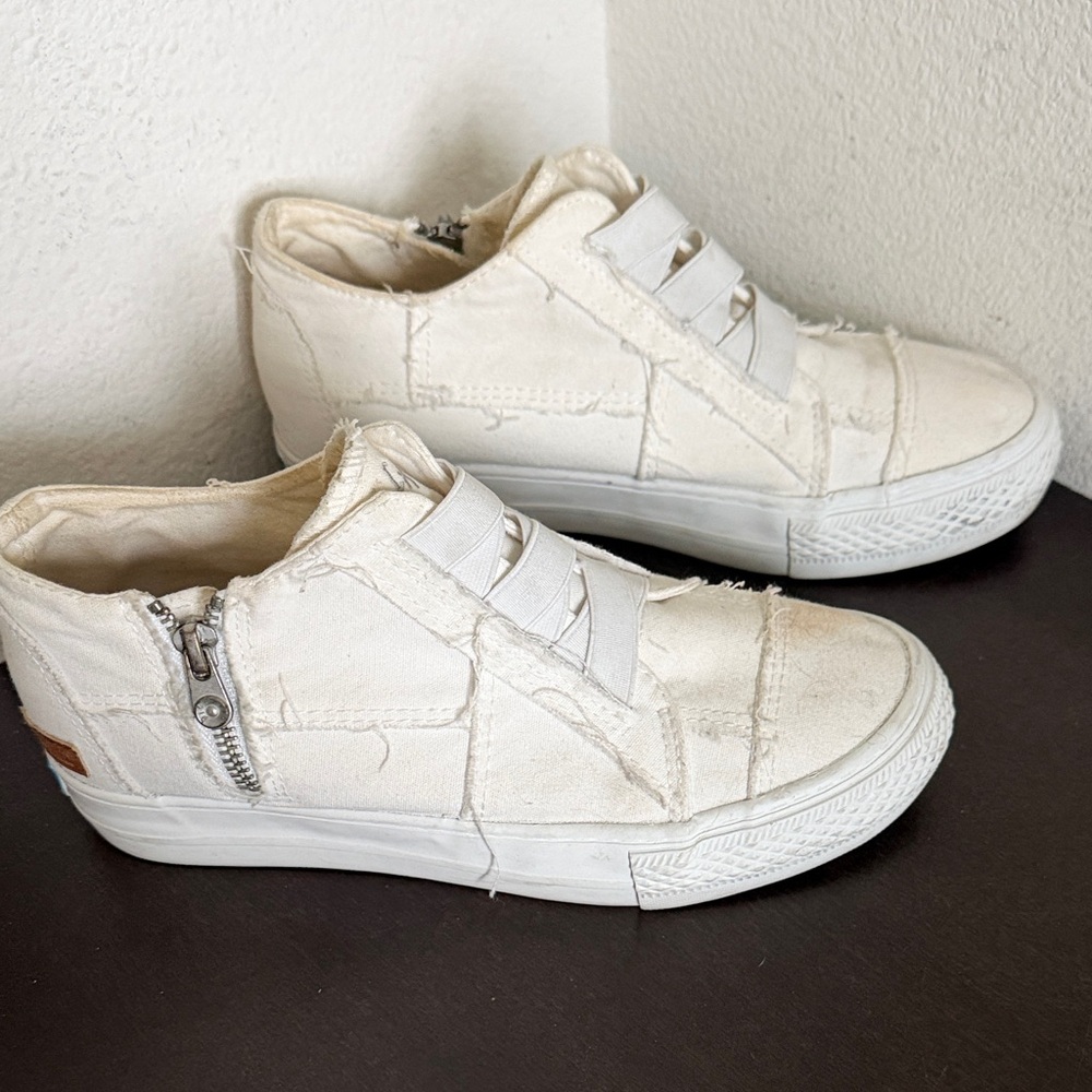 Blowfish Malibu Women's White Side Zip Canvas Wedge Sneakers. - Picture 7 of 8
